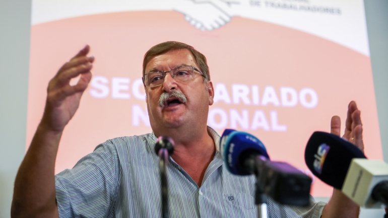O secretário-geral da UGT, Carlos Silva, afirma que sindical está &quot;disponível para o diálogo&quot;