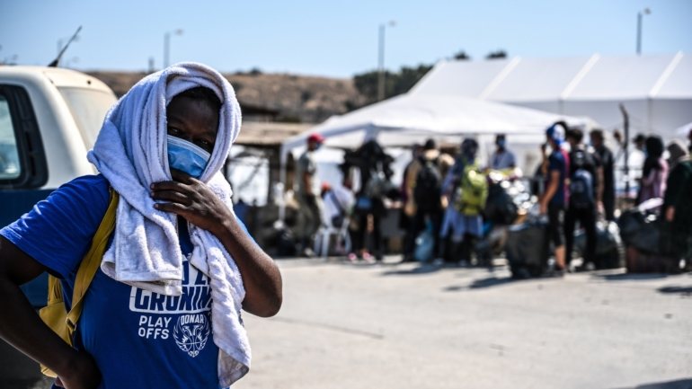 Encontram-se atualmente na Grécia 95.000 requerentes de asilo e 70.000 pessoas reconhecidas como refugiadas