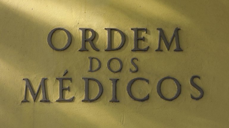 Além da Ordem dos Médicos, foram várias as entidades que prestaram &quot;solidariedade&quot; com a médica de Almada