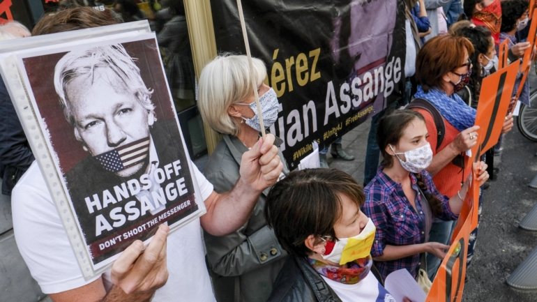 As acusações a Assange implicam uma sentença que pode ir até 175 anos de prisão
