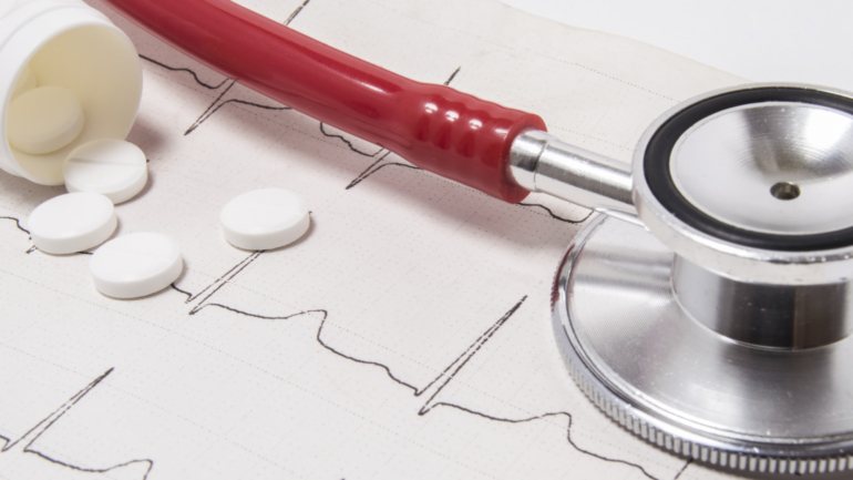 A Sociedade Portuguesa de Cardiologia alerta que anualmente morrem cerca de 33.000 pessoas devido a doenças cardiovasculares