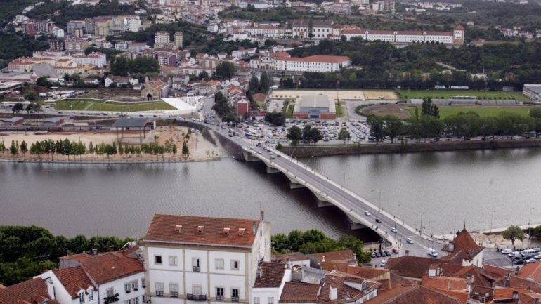O PSD vai propor a deslocalização para Coimbra das sedes do Supremo Tribunal Administrativo e do Tribunal Constitucional