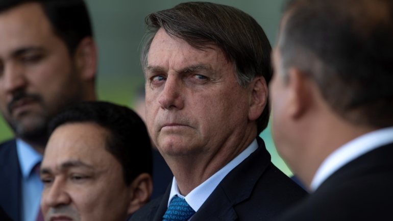 O resultado negativo das contas do executivo do Brasil, presidido por Jair Bolsonaro, está relacionado com as medidas de combate à pandemia do novo coronavírus