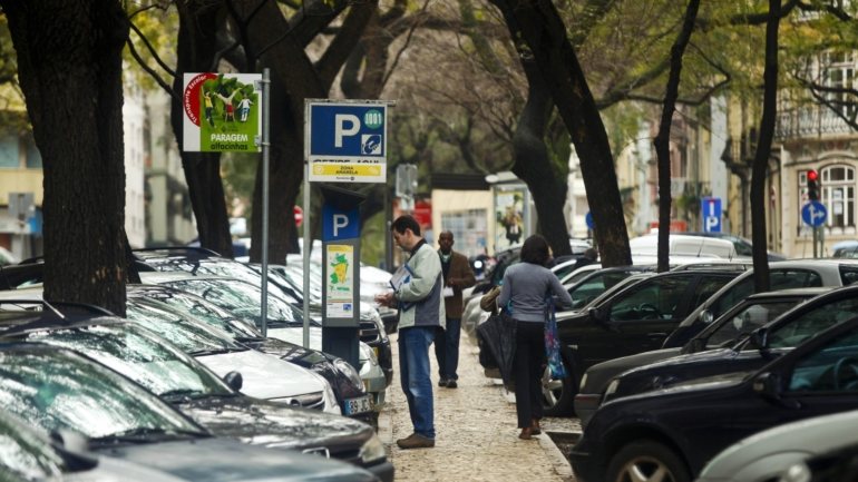 Medida surge da criação de &quot;duas bolsas&quot; de estacionamentos exclusivos para residentes na Acácio Paiva e na José d'Esaguy