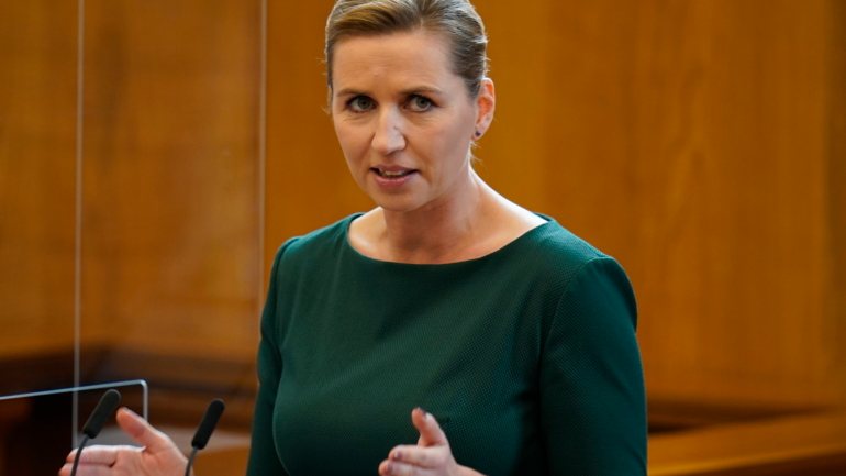 A primeira ministra, Mette Frederiksen, pediu mudanças: &quot;Precisamos de fazer alguma coisa em relação a isso. E vamos começar agora&quot;
