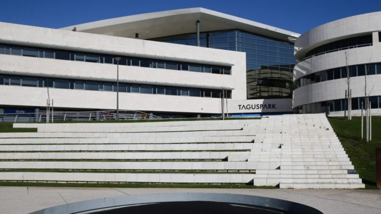 A multinacional de jogos 'online' já se encontrava instalada no parque de ciência e tecnologia localizado em Oeiras desde 2010, em outro edifício