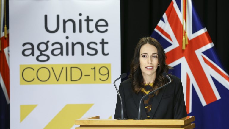 A primeira-ministra neozelandesa anunciou o fim das restrições em Auckland a partir desta quarta-feira
