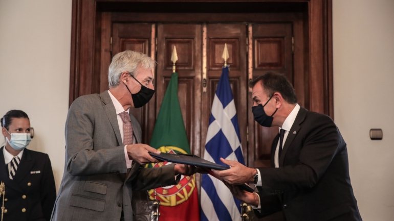 O ministro da Defesa, João Gomes Cravinho, recebeu o seu homólogo grego, Nikolaos Panagiotopoulos