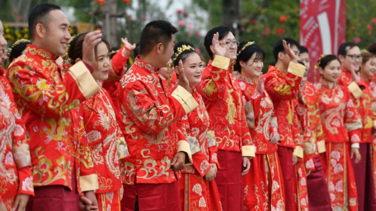 O Ministério da Cultura e do Turismo chinês divulgou que na semana passada estima-se que 637 milhões de pessoas viajaram dentro das províncias chinesas durante a &quot;semana dourada&quot;