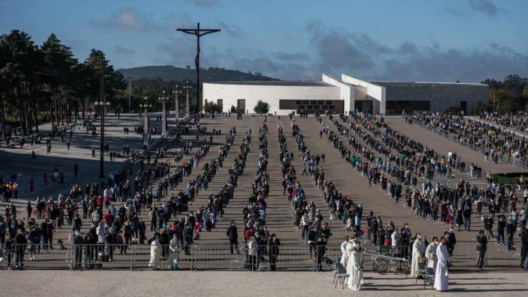 A lotação do Santuário de Fátima foi reduzida para 6 mil peregrinos