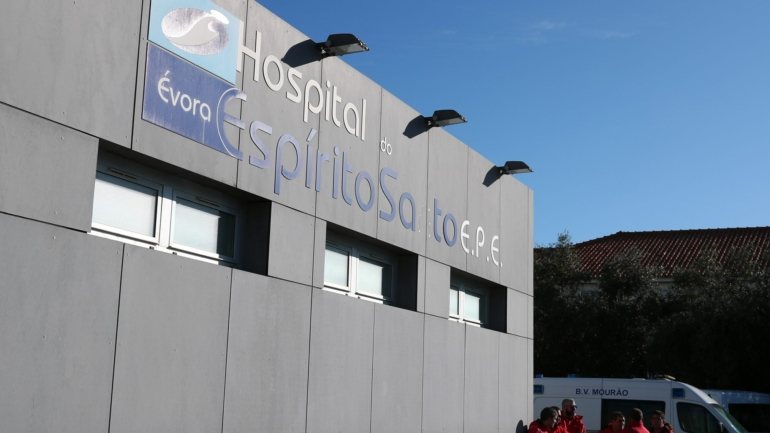 O Hospital de Évora teve uma médica infetada no serviço de obstetrícia
