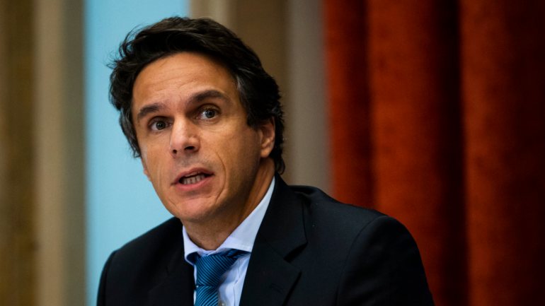 João Nuno Mendes, secretário de Estado das Finanças, diz que o contrato com os bancos ainda não está assinado.