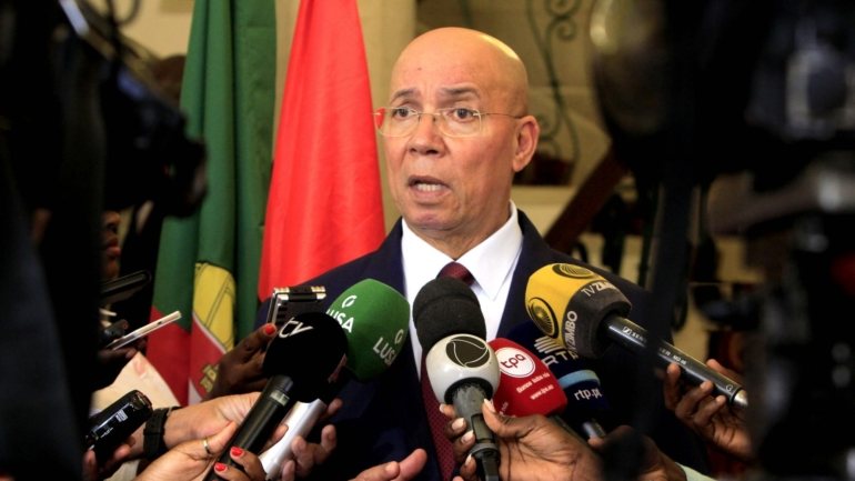 O dirigente angolano desejou que não tenha deixado “muitos rastos da doença entre os colegas, família e os amigos”