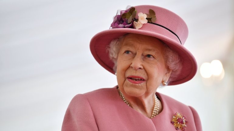 Até agora, a rainha tinha participado apenas em eventos virtuais através de videochamada