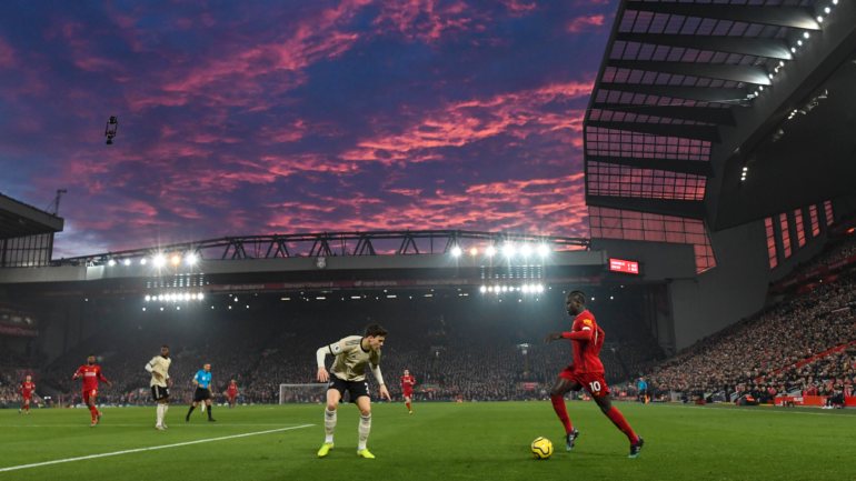 Manchester United e Liverpool uniram-se para apresentar uma proposta que acabou por reunir poucos apoios junto dos restantes clubes da Premier League