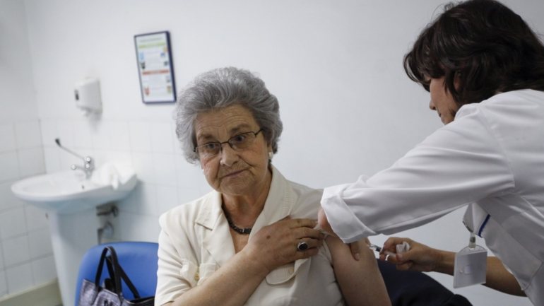 Os utentes com 65 e mais anos foram os mais vacinados, com 11.361 vacinas gratuitas