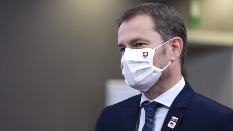 De acordo com o primeiro-ministro, a Eslováquia adquiriu 13 milhões de testes antigénicos