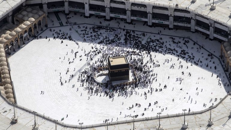 Os fiéis do estrangeiro têm autorização para visitar Meca a partir de 1 de novembro