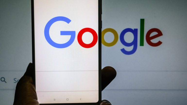 A Google controla 90% do mercado de buscas online, o que, só em 2019, terá trazido 34,3 mil milhões de dólares de receita em pesquisa para os Estados Unidos.