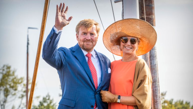 Em agosto, o casal real holandês tinha sido criticado por não respeitar o distanciamento social durante as férias na Grécia