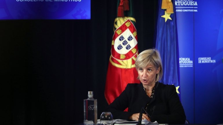 A ministra da Saúde, Marta Temido, disse numa conferência de imprensa que cada frasco custava 345 euros