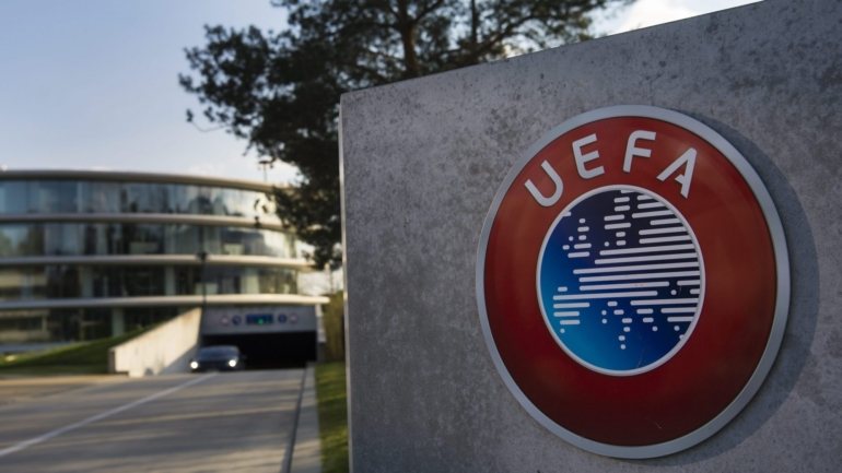 Há duas semanas, os jogos internacionais de clubes e de seleções na Arménia e no Azerbaijão foram suspensos pela UEFA