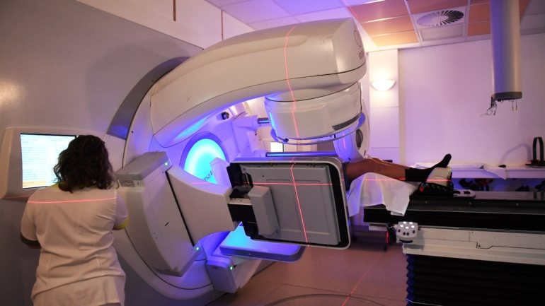 A radioterapia foi um dos tipos de tratamento do cancro incluídos na análise