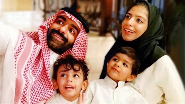 Salma al-Shehab é saudita e aluna de doutoramento na Universidade de Leeds, no Reino Unido. Foi condenada a 34 anos de prisão na Arábia Saudita pelo seu uso da rede social Twitter