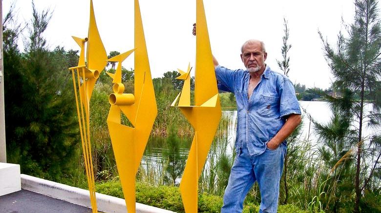 Rafael Consuegra expôs em França, Espanha, Dinamarca e Suíça e, após oito anos na Europa, voltou aos EUA, onde instalou um estúdio permanente em Miami