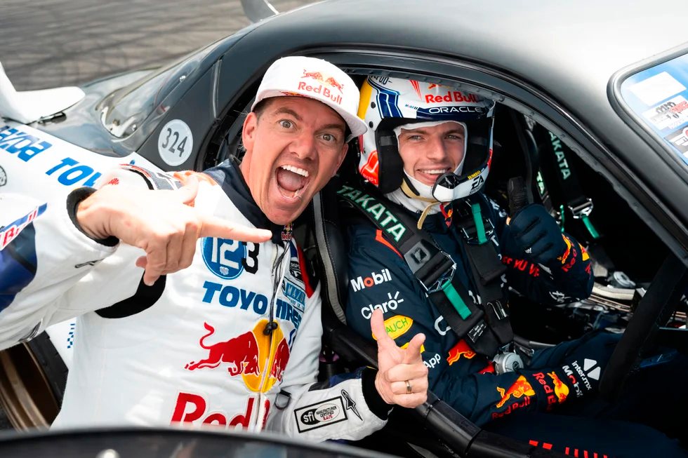 Max Verstappen pilota carro de drift e se diverte: 'Foi muito