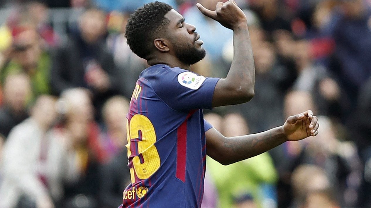 epa08603868 (FILE) - Barcelona&#039;s Samuel Umtiti celebrates after scoring the 2-0 during a Spanish Primera Division soccer match between FC Barcelona and Valencia CF at Camp Nou stadium in Barcelona, Spain, 14 April 2018 (re-issued on 14 August 2020). On 14 August 2020 Bacelona announced that Umtiti tested positive for COVID-19 coronavirus. &#039;The player -explained the club in a note- is asymptomatic, is in good health and is isolating at home&#039;.  EPA/ANDREU DALMAU *** Local Caption *** 54265012