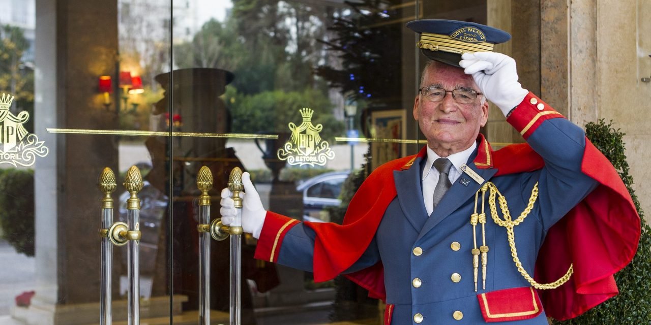 José Afonso tem 82 anos e é o funcionário mais antigo do Hotel Estoril Palácio