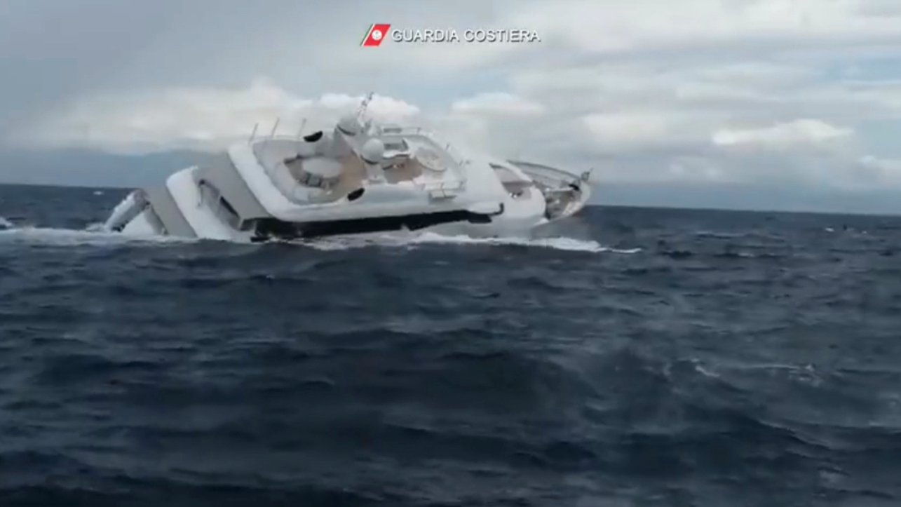 40-meter superyacht sinks off Italian coast