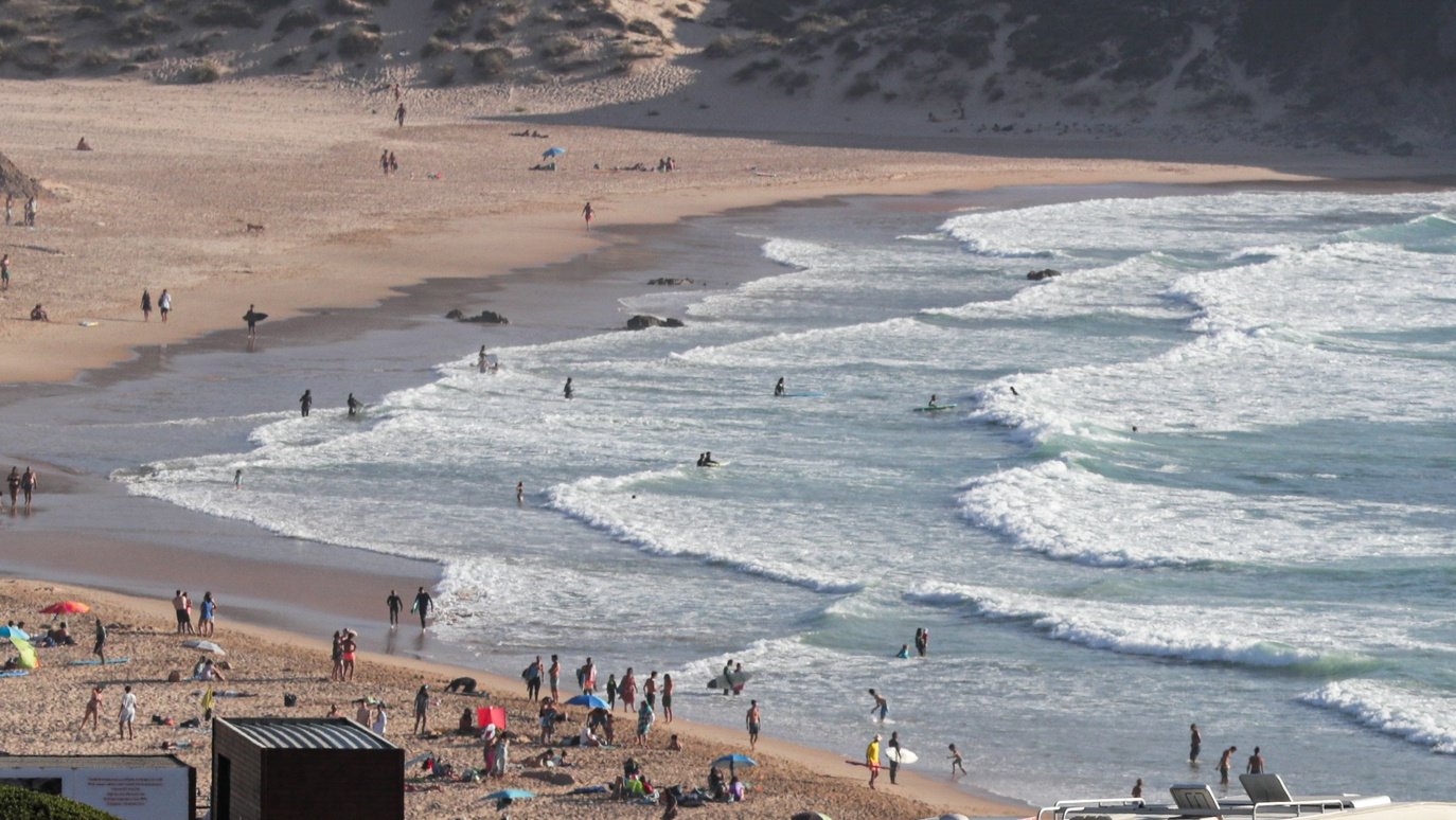 Dezenas de caravanistas pernoitam ilegalmente nos parques de várias praias de Aljezur e Vila do Bispo, no Algarve, situação que desagrada aos empresários locais, que se queixam de não haver fiscalização, apesar do risco para a saúde pública, Aljezur,  7 de agosto de 2020( ACOMPANHA TEXTO DE 16 DE AGOSTO DE  2020  ). LUÍS FORRA/LUSA