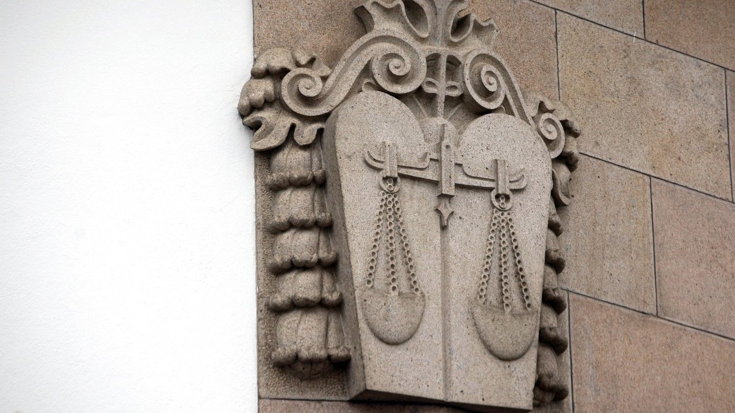 Fachada do Tribunal da Comarca de Évora, no Largo das Portas de Moura, em Évora, 28 de setembro de 2012. NUNO VEIGA / LUSA