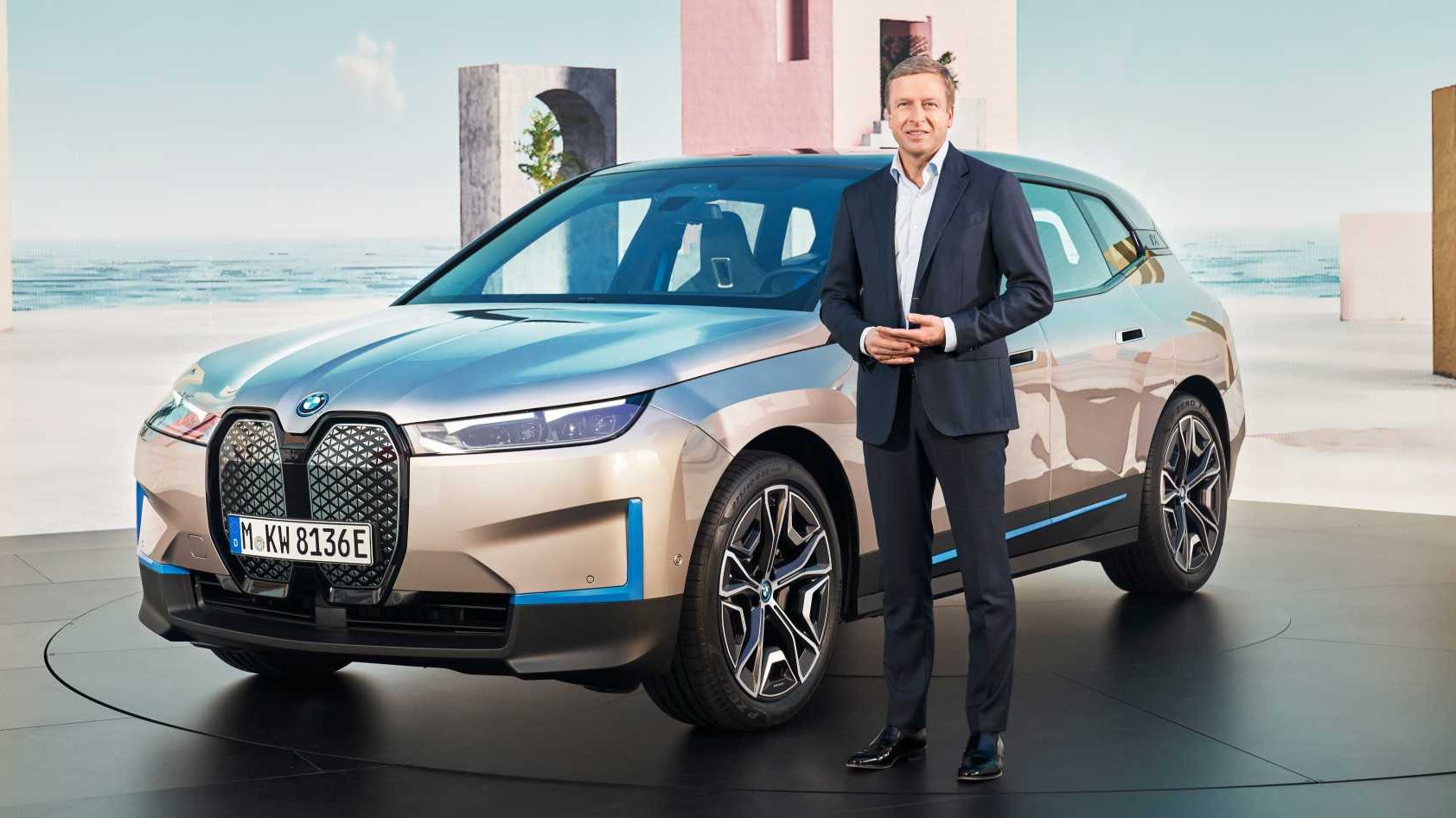 Oliver Zipse e o eléctrico iX que a BMW vai apresentar ainda este ano