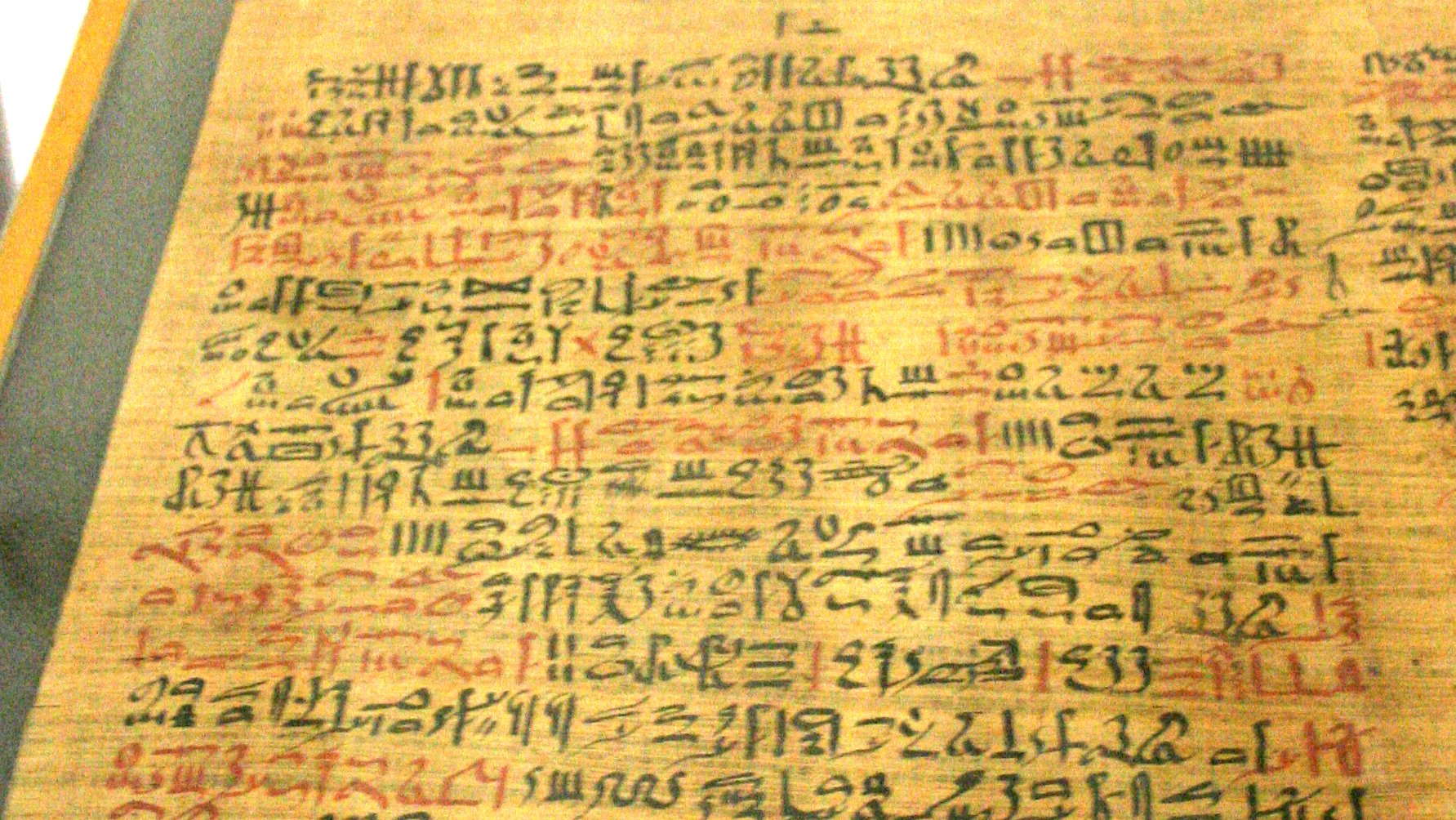O papiro, com 3.500 anos, foi comprado a um antiquário pelo egiptólogo alemão Georg Ebers