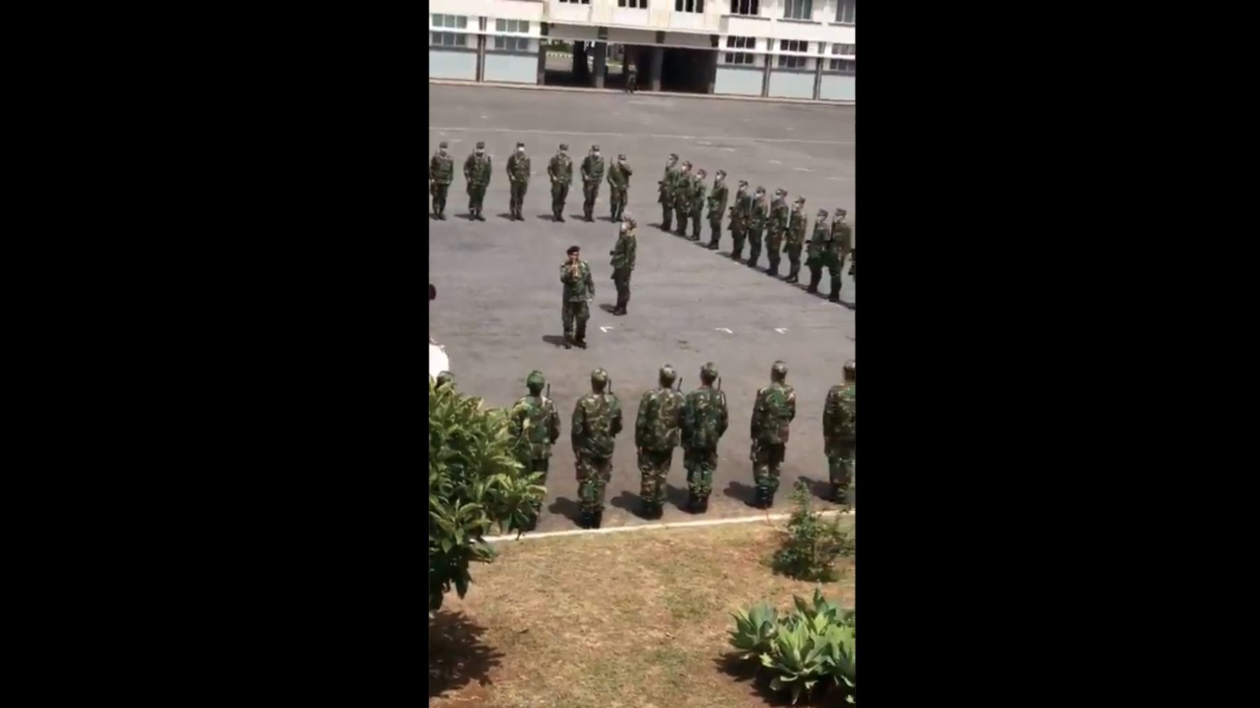 Os militares entoaram o cântico num quartel no Funchal, na Madeira
