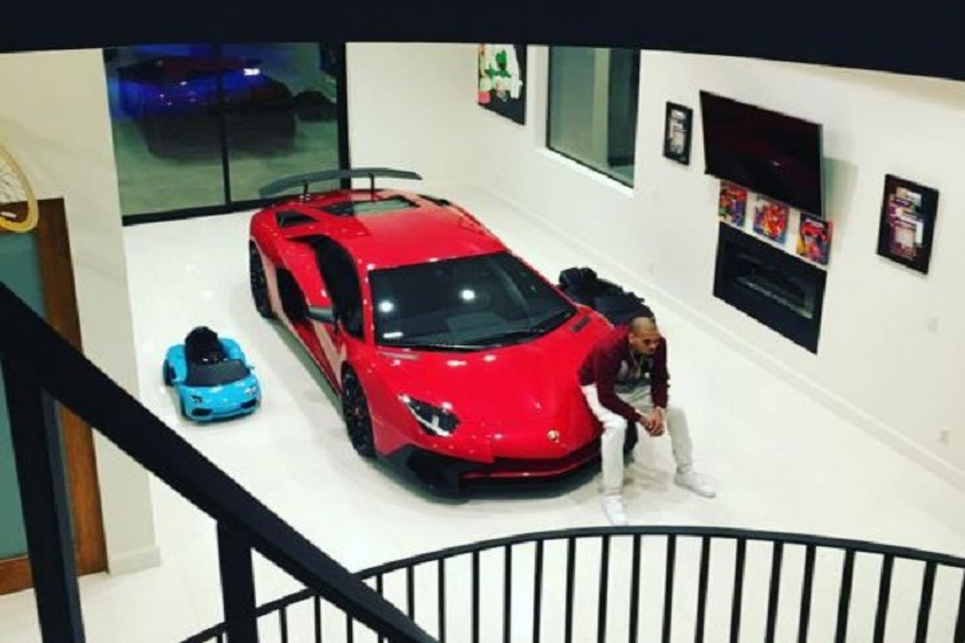 Chris Brown surpreende com extra large Observador