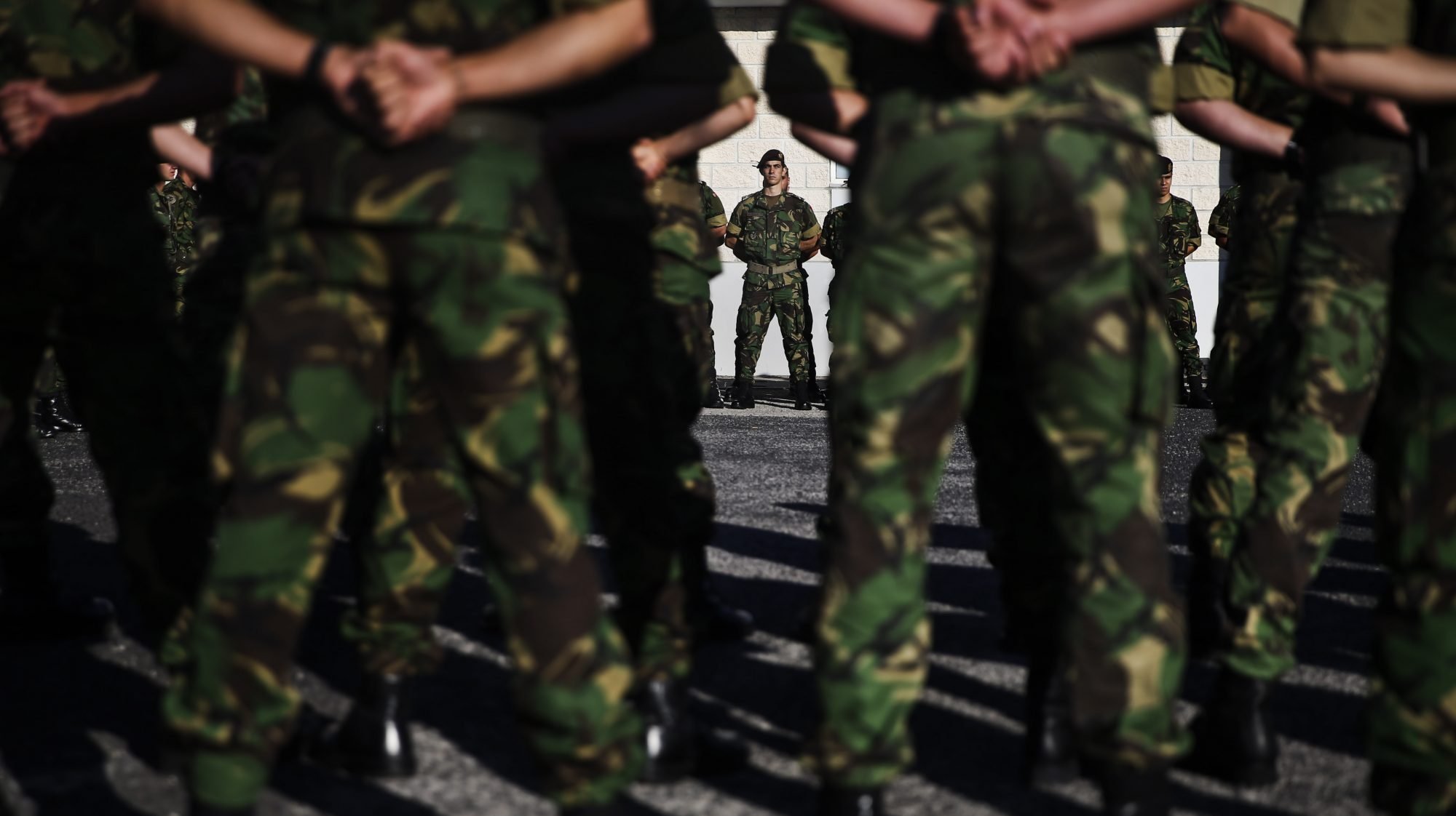 O ministro da Defesa Nacional despede-se do grupo de 108 militares que partem para a Lituâni