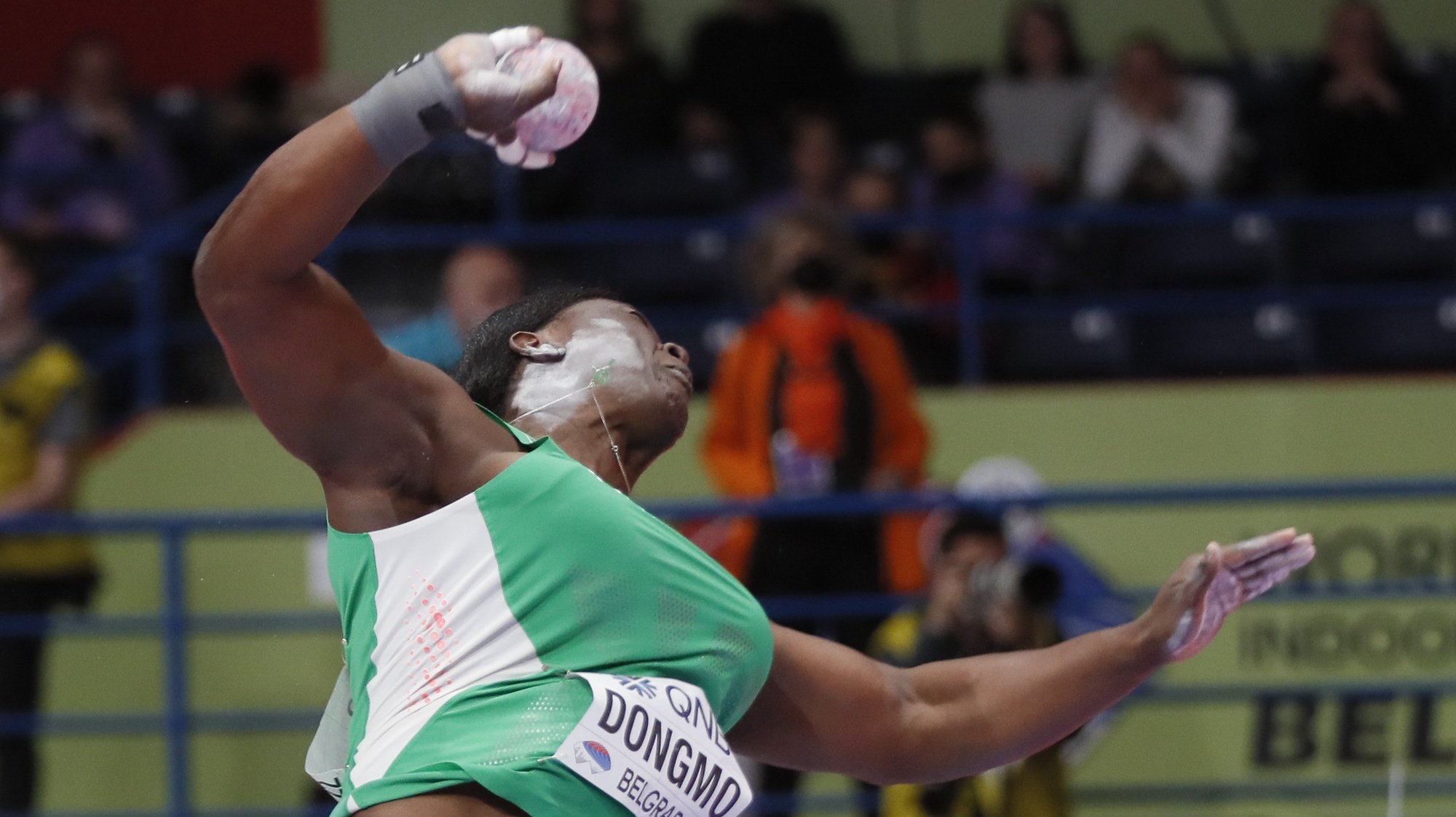 epa09834794 Auriol Dongmo of Portugal competes the Women&#039;s shot put final at the World Athletics Indoor Championships in Belgrade, Serbia, 18 March 2022.  EPA/ROBERT GHEMENT