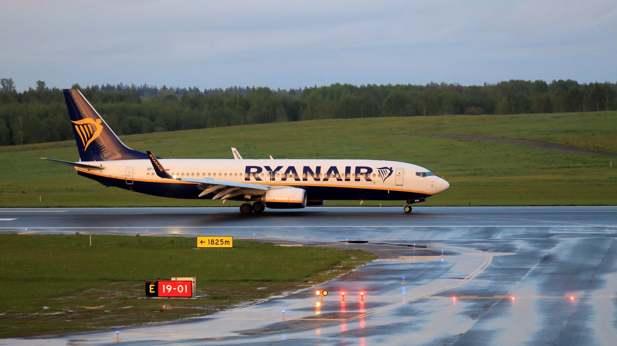 epa09224274 A Ryanair Boeing 737-800 lands in the Vilnius International Airport, in Vilnius, Lithuania, 23 May 2021. As Ryanair spokeswoman said, &#039;the aircraft carrying scores of passengers from Athens to Vilnius was diverted to the Belarusian capital under the escort of a Mig-29 fighter jet after its crew was notified by authorities in Minsk of a &#039;potential security threat on board&#039;. A Ryanair flight from Athens, Greece to Vilnius, Lithuania, with Belarus&#039; opposition journalist Roman Protasevich onboard, has been diverted and forced to land in Minsk on 23 May 2021, after alleged bomb threat. Protasevich was detained by Belarusian Police after landing, as Belarusian Human Rights Center &#039;Viasna&#039; reports and Lithuanian President Gitanas Nauseda demanded immediate release of Protasevich.  EPA/STRINGER