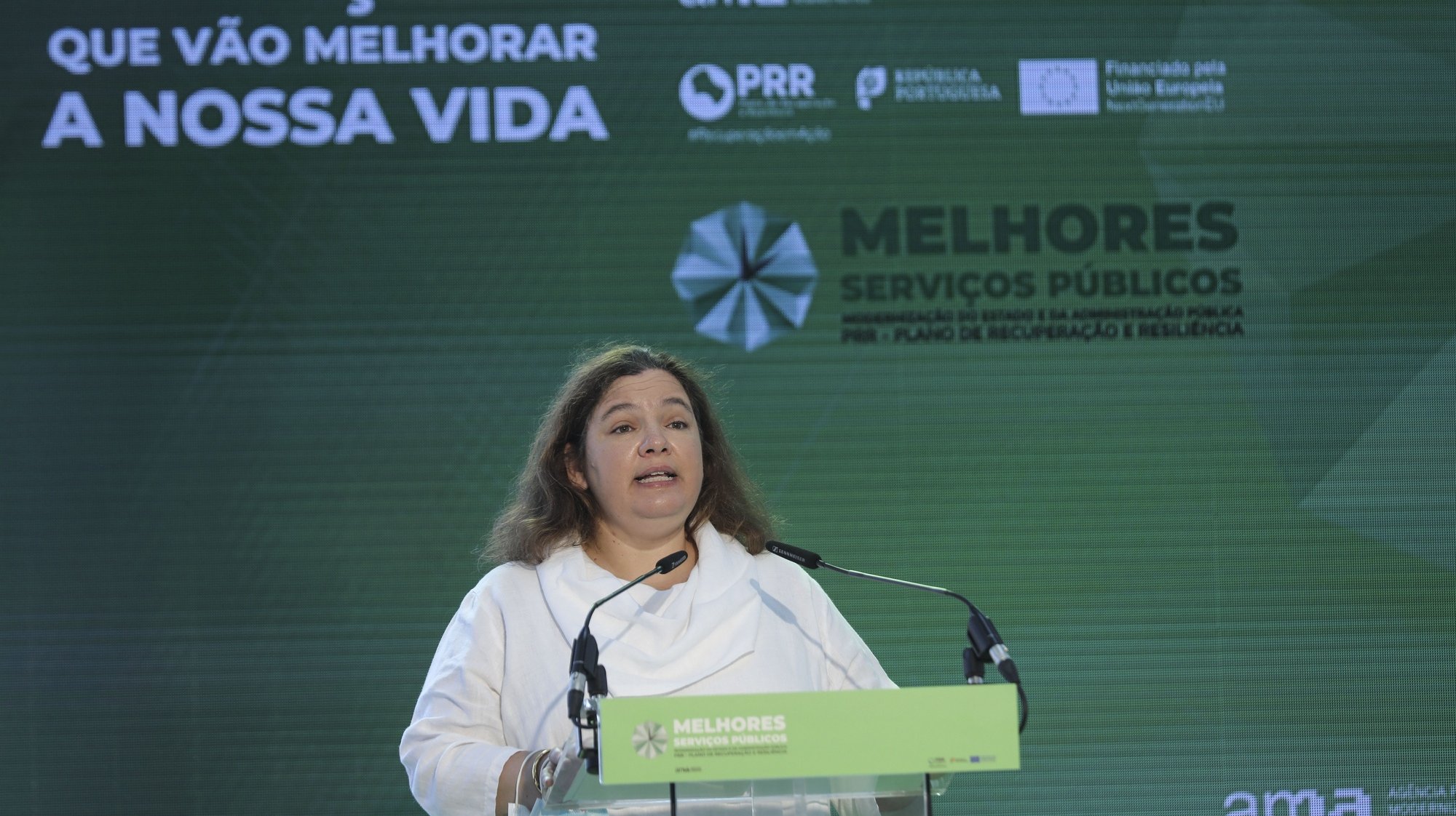 A ministra da Modernização do Estado , Alexandra Leitão intervém durante a apresentação do contributo do Plano de Recuperação e Resiliência (PRR) para a melhoria e modernização dos Serviços Públicos, esta manhã em Lisboa, 17 de setembro de 2021. MIGUEL A. LOPES/LUSA