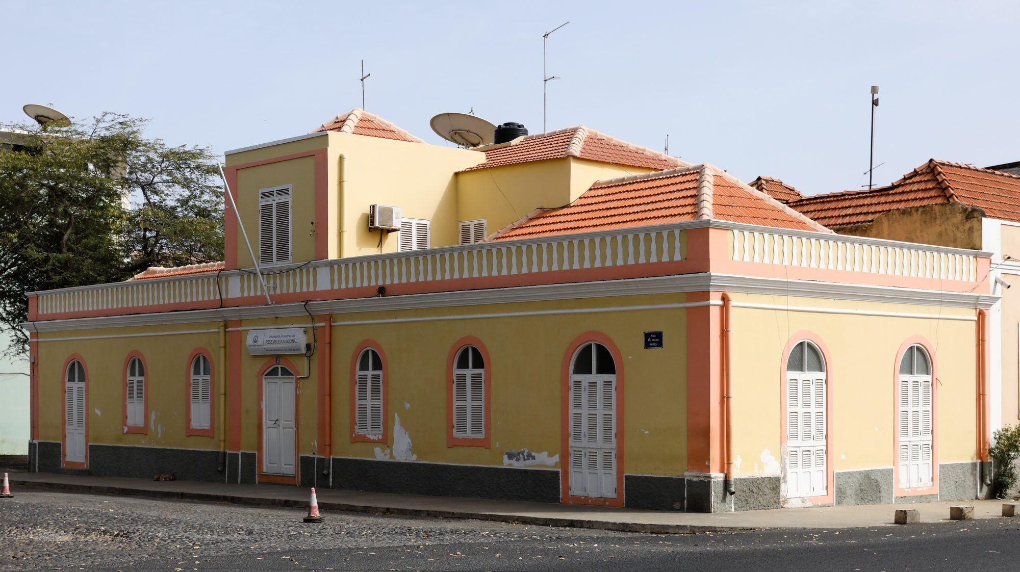 O ciclo eleitoral em Cabo Verde começou em outubro de 2020 com as eleições autárquicas, prosseguindo em 18 de abril com as legislativas