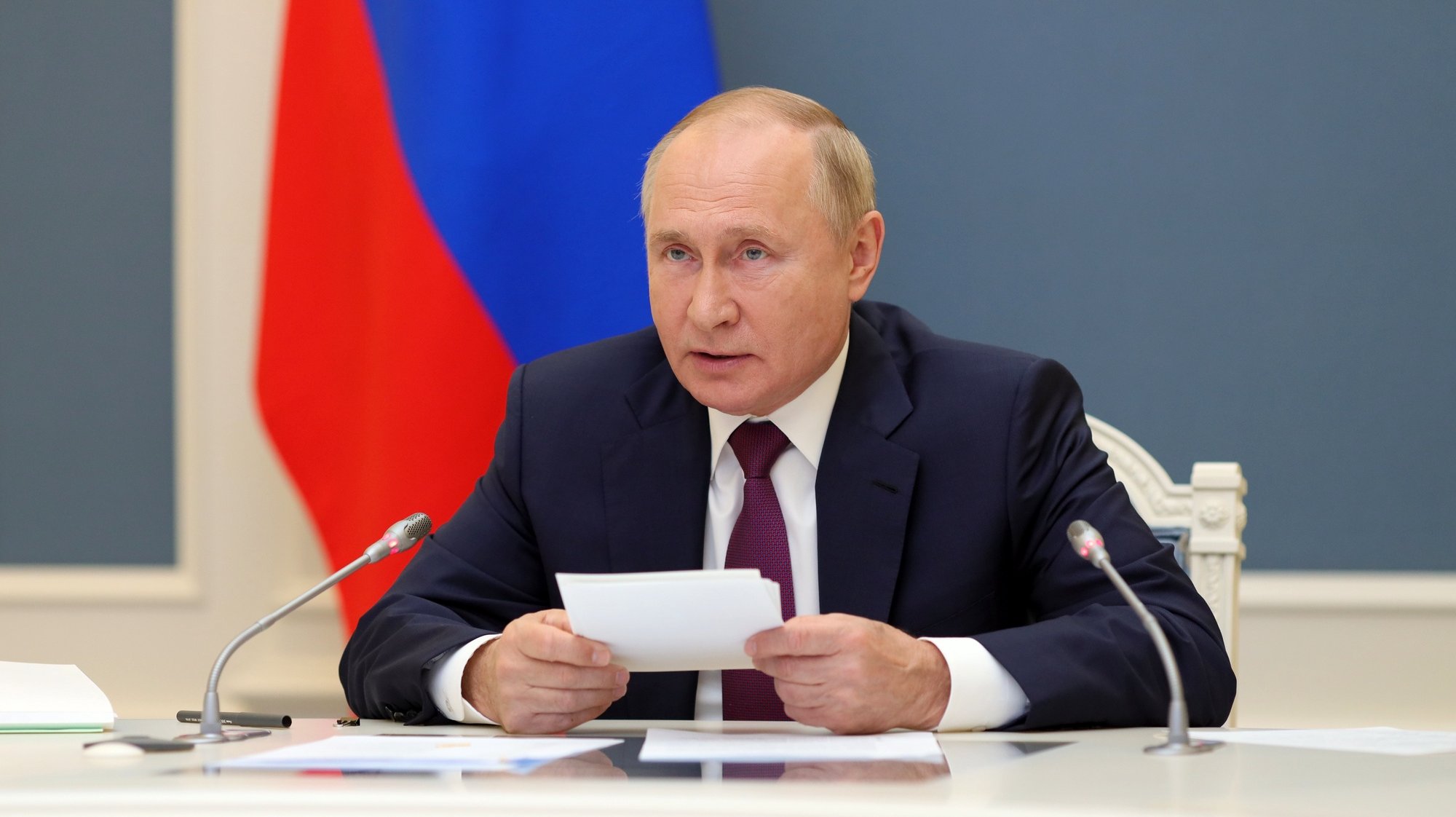epa09554144 Russian President Vladimir Putin during a session of the G20 summit of world leaders, via teleconference in Moscow, Russia, 30 October 2021.  EPA/EVGENIY PAULIN / SPUTNIK / KREMLIN POOL MANDATORY CREDIT