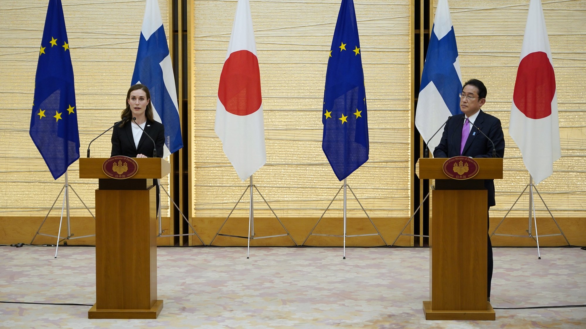 epa09939759 Finland&#039;s Prime Minister Sanna Marin (L) speaks next to Japan’s Prime Minister Fumio Kishida during a joint press announcement at the latter’s official residence in Tokyo, Japan, 11 May 2022. Finnish Prime Minister Marin and her Japanese counterpart strongly condemned Russia&#039;s invasion in Ukraine.  EPA/FRANCK ROBICHON / POOL