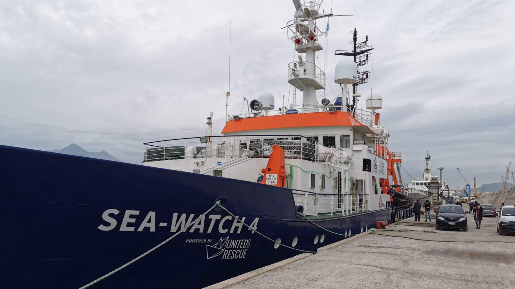 Navio de resgate alemão Sea Watch 4