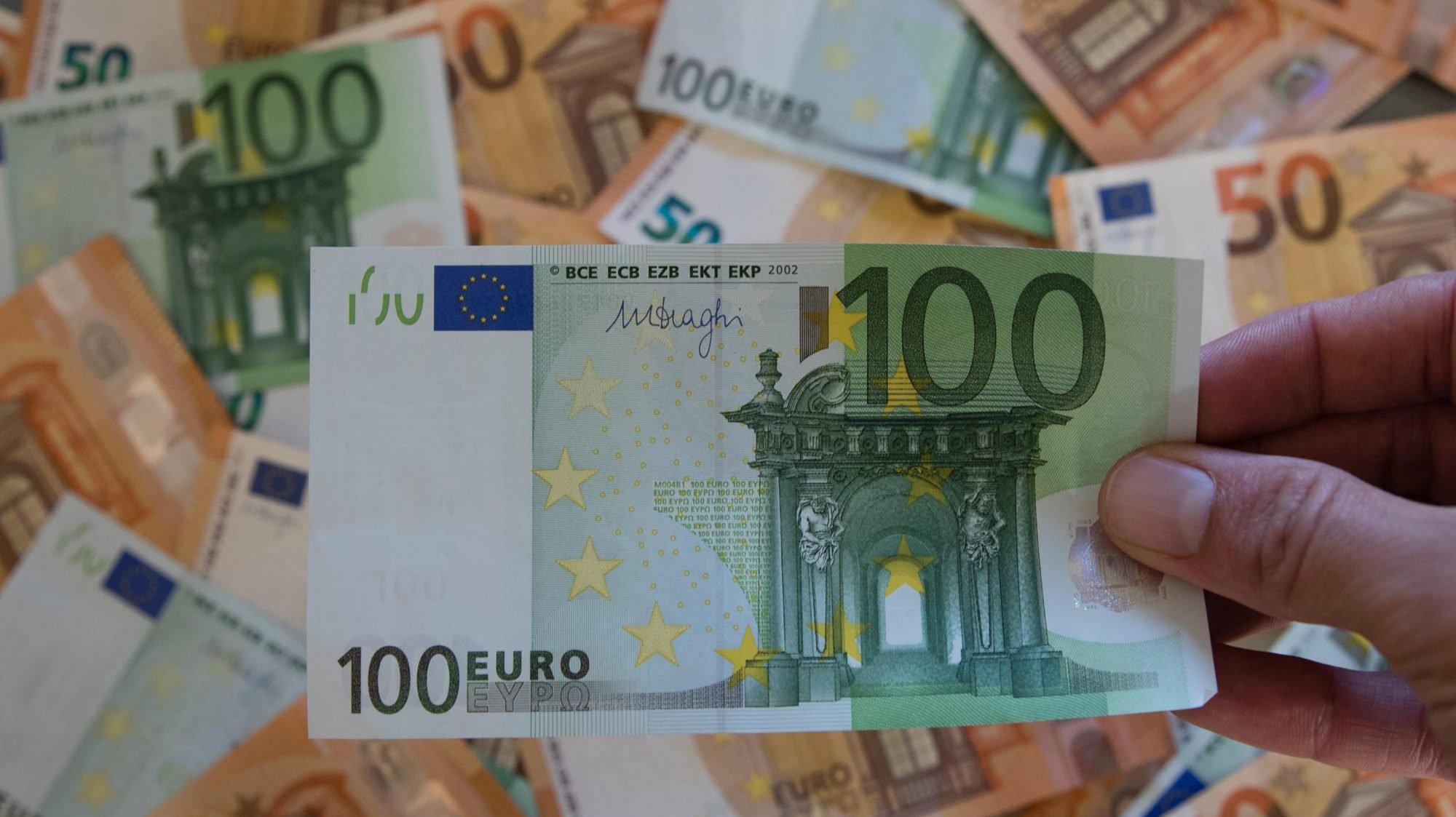 Notas euro dinheiro