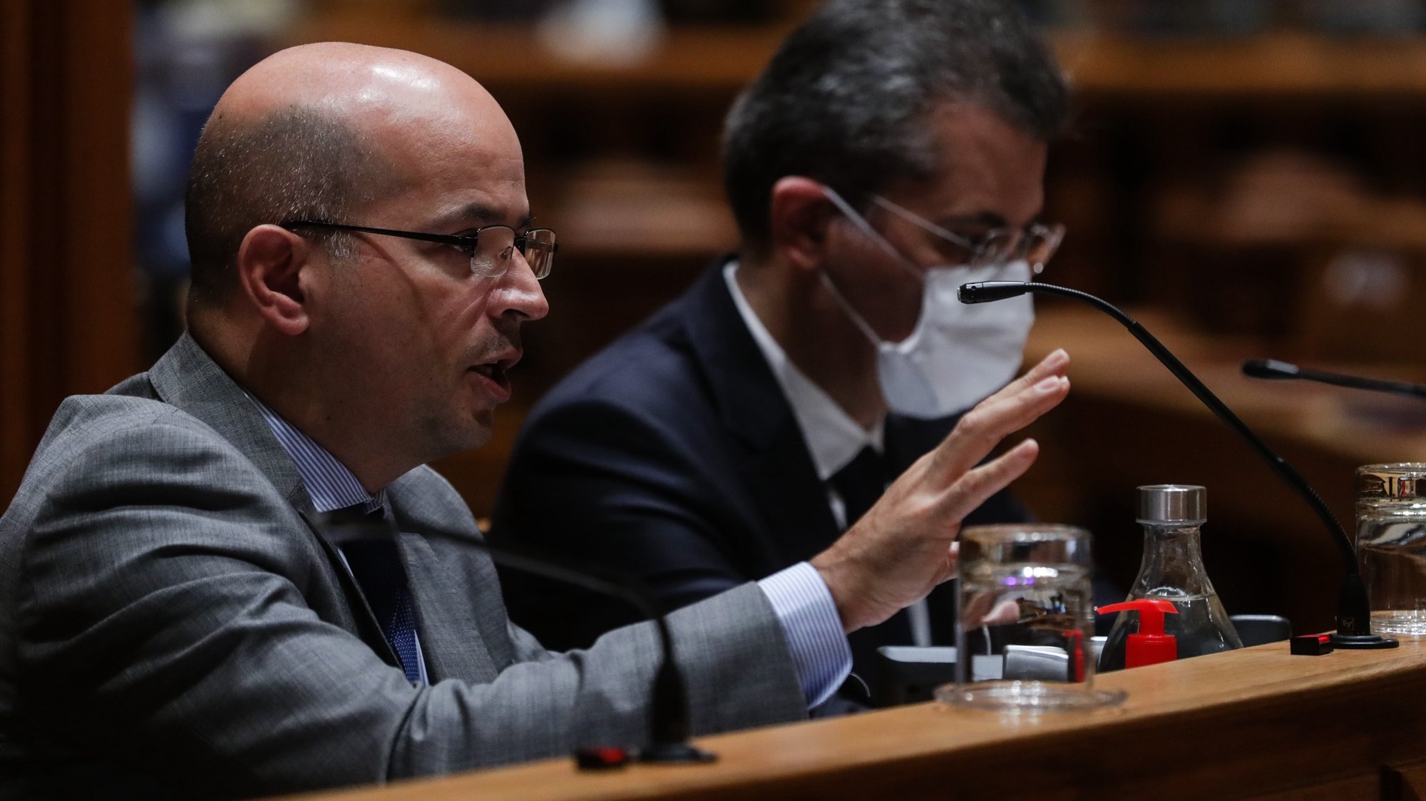 O ministro de Estado e das Finanças, João Leão, durante a audição perante a Comissão de Orçamento e Finanças, na Assembleia da República em Lisboa, 12 de novembro de 2020. TIAGO PETINGA/LUSA