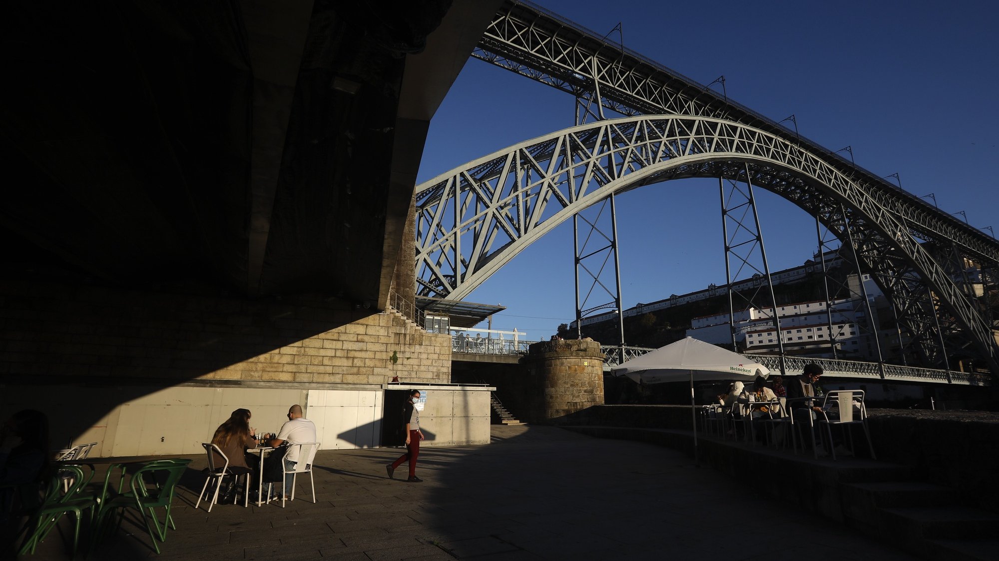 «««ARQUIVO»»»  Vista da Ponte D.Luís a partir da Ribeira do Porto, 10 novembro de 2020. JOSÉ COELHO/LUSA